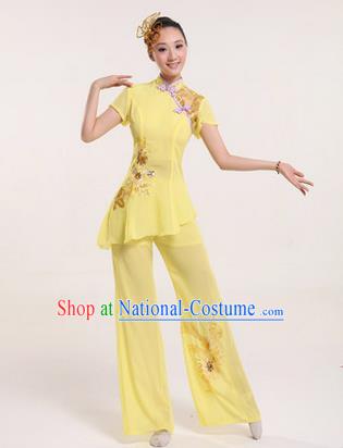 Traditional Chinese Yangge Fan Dancing Costume, Folk Dance Yangko Costume Drum Dance Classic Dance Yellow Clothing for Women