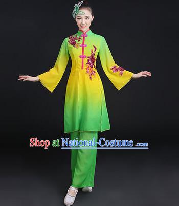 Traditional Chinese Yangge Fan Dancing Costume, Folk Dance Yangko Paillette Dress, Classic Dance Drum Dance Green Clothing for Women