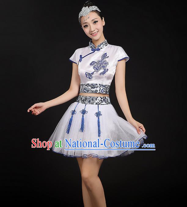 Traditional Chinese Yangge Fan Dancing Costume, Folk Dance Yangko Blue and White Porcelain Flowers Uniforms, Classic Dance Bubble Dress Drum Dance Mandarin Collar Clothing for Women