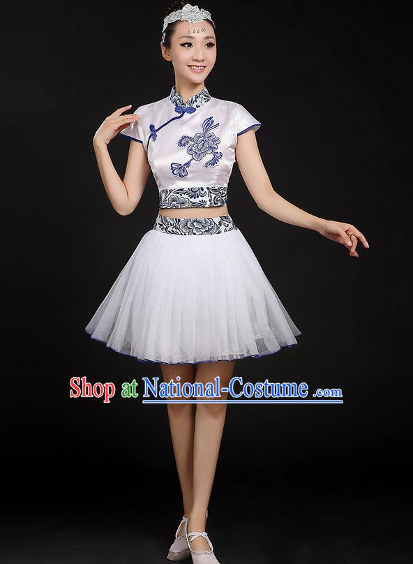 Traditional Chinese Yangge Fan Dancing Costume, Folk Dance Yangko Blue and White Porcelain Flowers Uniforms, Classic Dance Bubble Skirt Drum Dance Mandarin Collar Clothing for Women