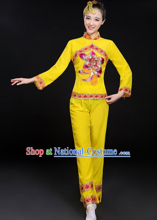 Traditional Chinese Yangge Fan Dancing Costume, Folk Dance Yangko Uniforms, Classic Dance Elegant Dress Drum Dance Paillette Peony Yellow Clothing for Women