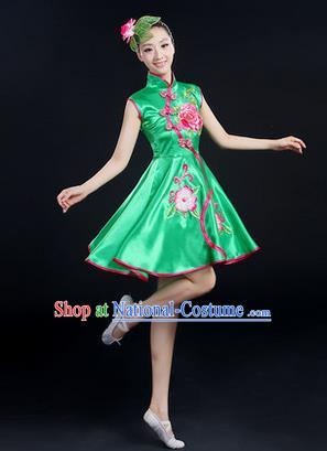 Traditional Chinese Yangge Fan Dancing Costume, Folk Dance Yangko Peony Uniforms, Classic Umbrella Dance Elegant Dress Drum Dance Green Cheongsam Clothing for Women