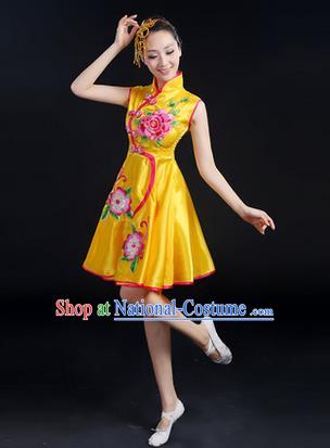 Traditional Chinese Yangge Fan Dancing Costume, Folk Dance Yangko Peony Uniforms, Classic Umbrella Dance Elegant Dress Drum Dance Yellow Cheongsam Clothing for Women