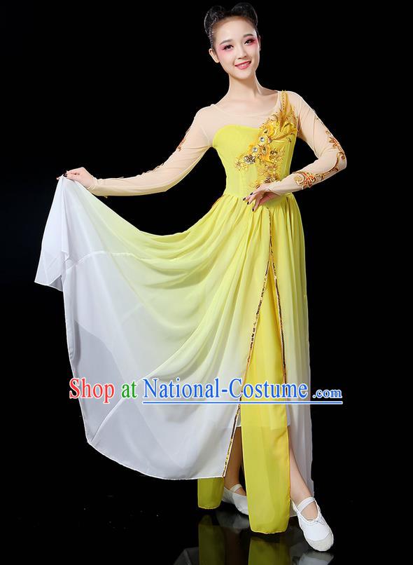 Traditional Chinese Yangge Fan Dancing Costume, Folk Dance Yangko Uniforms, Classic Umbrella Dance Elegant Dress Drum Dance Sequins Phoenix Yellow Clothing for Women