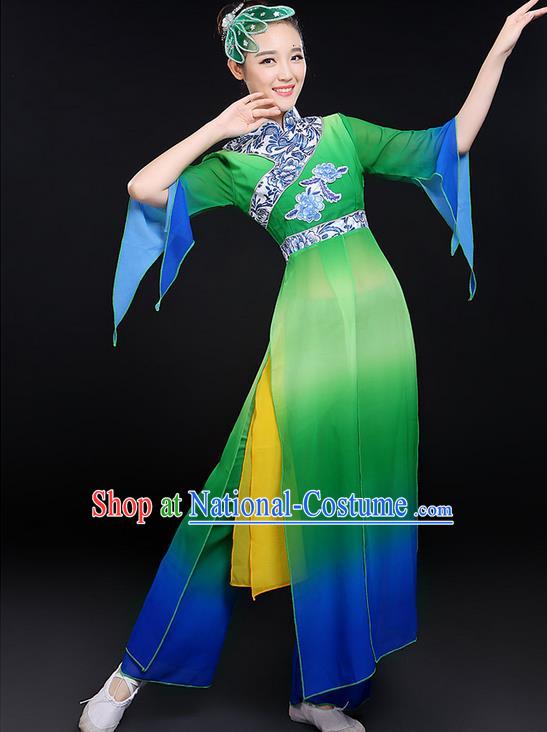 Traditional Chinese Yangge Fan Dancing Costume, Folk Dance Yangko Uniforms, Classic Umbrella Dance Elegant Dress Drum Dance Paillette Green Clothing for Women