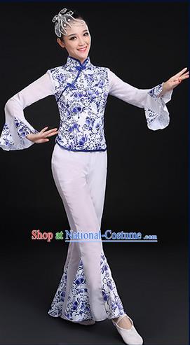 Traditional Chinese Yangge Fan Dancing Costume, Folk Dance Yangko Blue and White Porcelain Uniforms, Classic Umbrella Dance Elegant Mandarin Sleeve Dress Drum Dance Clothing for Women