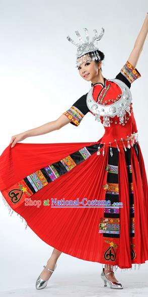 Traditional Chinese Miao Nationality Dancing Costume, Hmong Female Folk Dance Ethnic Red Pleated Skirt, Chinese Minority Nationality Embroidery Costume for Women