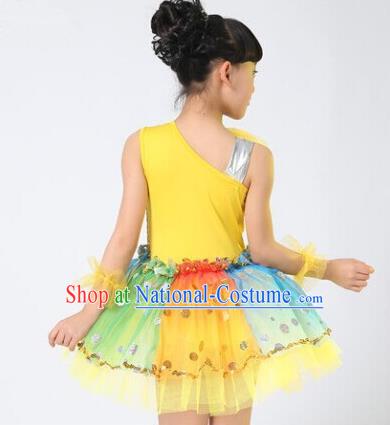 Traditional Chinese Yangge Fan Dancing Costume and Accessories