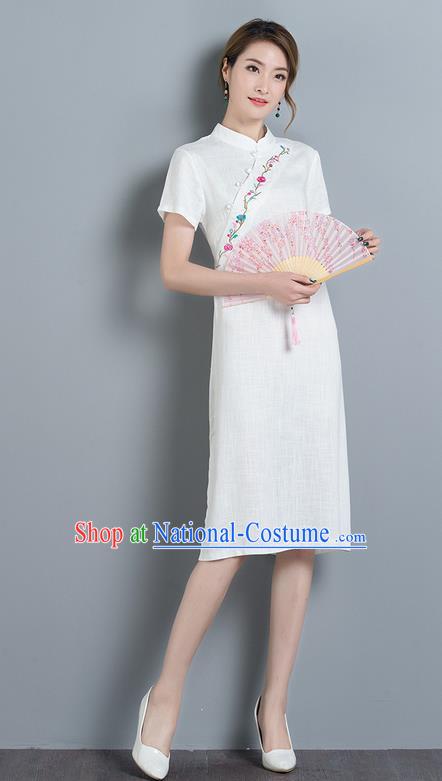 Traditional Ancient Chinese National Costume, Elegant Hanfu Mandarin Qipao Embroidery Stand Collar White Dress, China Tang Suit Chirpaur Upper Outer Garment Elegant Dress Clothing for Women