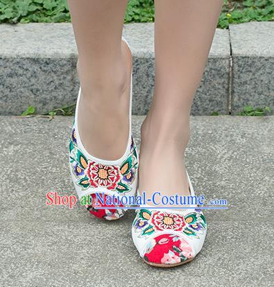 Traditional Chinese Shoes, China Handmade Embroidered White Slippers Shoes, Ancient Princess Shoes for Women