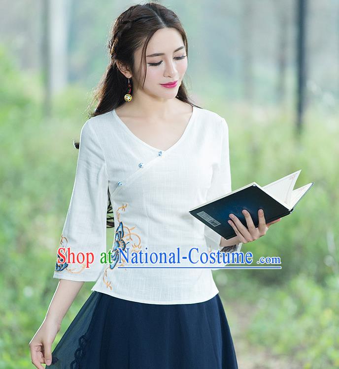 Traditional Chinese National Costume, Elegant Hanfu Embroidery Flowers Slant Opening White T-Shirt, China Tang Suit Republic of China Chirpaur Blouse Cheong-sam Upper Outer Garment Qipao Shirts Clothing for Women