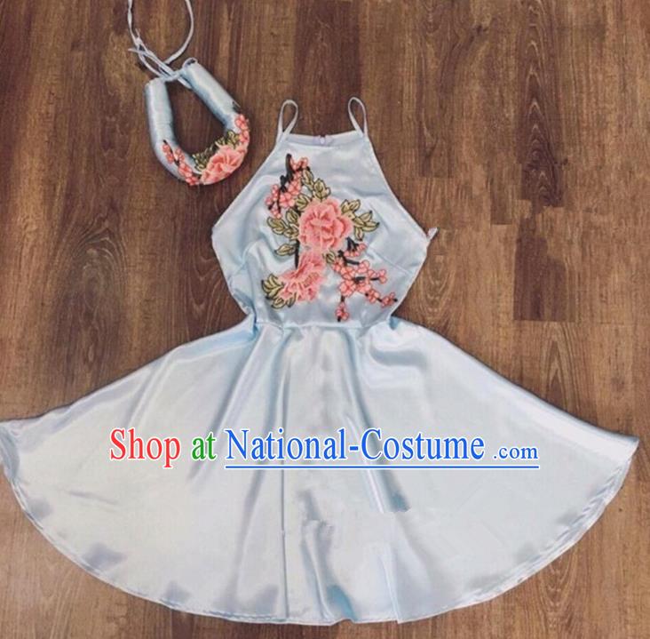 Traditional Top Grade Asian Vietnamese Costumes Dance Dress, Vietnam National Female Handmade Embroidery Flowers Grey Bellyband Ao Dai Dress Cheongsam Clothing for Women