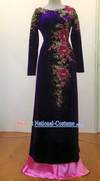 Traditional Top Grade Asian Vietnamese Costumes Classical Embroidery Full Dress, Vietnam National Ao Dai Dress Catwalks Debutante Pleuche Qipao for Women