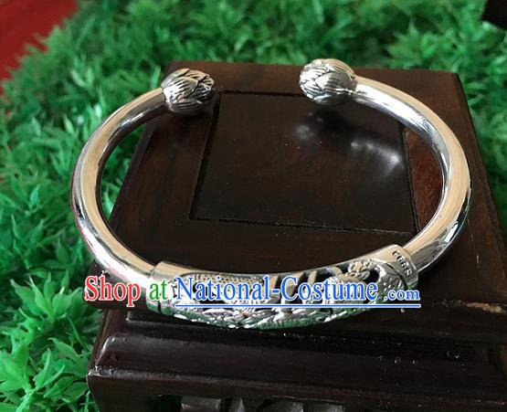 Traditional Chinese Miao Nationality Accessories Bracelet, Hmong Female Ethnic Pure Sliver Fish Bangle for Women