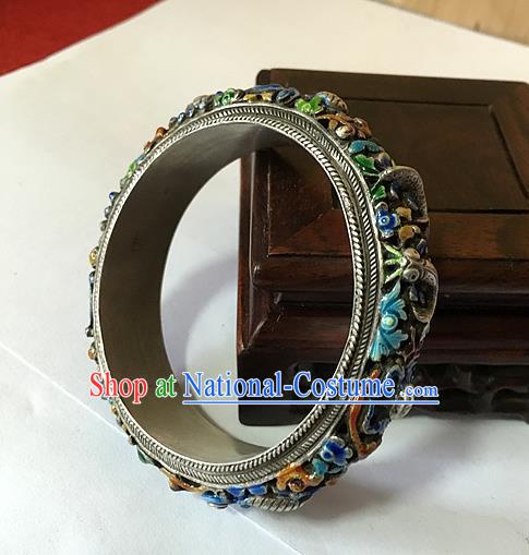 Traditional Chinese Miao Nationality Accessories Bracelet, Hmong Female Ethnic Pure Sliver Chasing Technique Bangle for Women