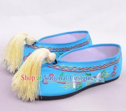 Chinese Ancient Peking Opera Young Lady Bride Embroidered Hua Tan Shoes, Traditional China Beijing Opera Princess Wedding Blue Embroidered Shoes