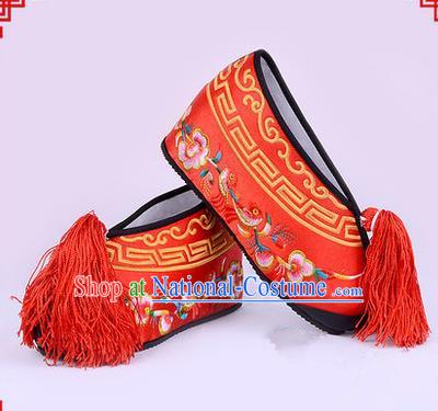 Chinese Ancient Peking Opera Young Lady Bride Embroidered Flowers Hua Tan Shoes, Traditional China Beijing Opera Princess Wedding Red Embroidered Increase Shoes