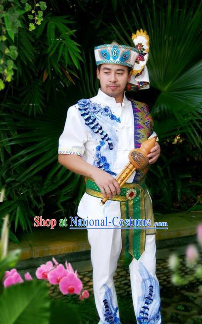 Traditional Traditional Thailand Male Clothing, Southeast Asia Thai Ancient Costumes Dai Nationality Embroidery Shirt and Pants Complete Set for Men