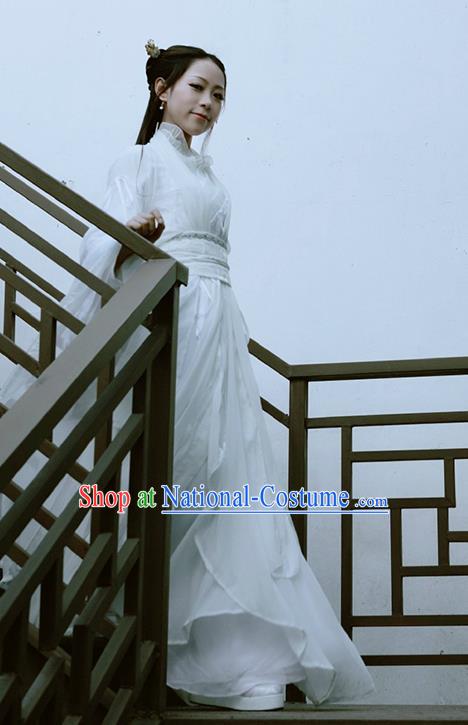 Traditional Chinese Swordswoman Costume, Elegant Hanfu Cosplay Fairy Clothing Ancient Chinese Peri White Dress for Women