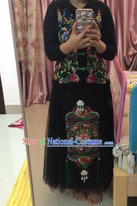 Traditional Chinese National Costume Half Skirt, Elegant Hanfu China Miao Nationality Embroidered Squares for Women