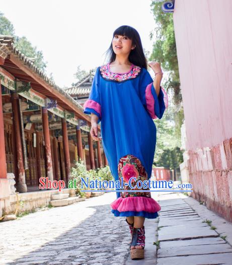 Traditional Chinese National Costume Long Dress, Elegant Hanfu China Miao Nationality Embroidered Blue Dress for Women