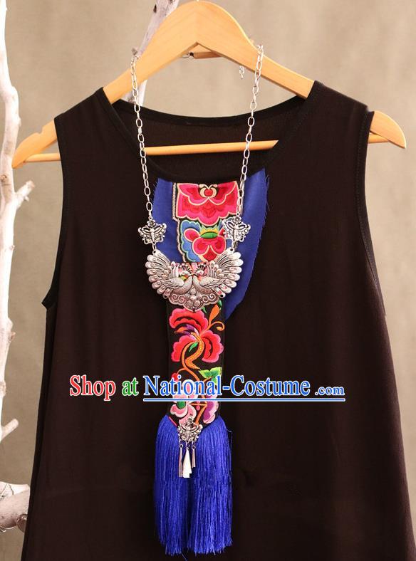 Traditional Handmade Chinese National Miao Nationality Silver Embroidery Tassel Necklace for Women