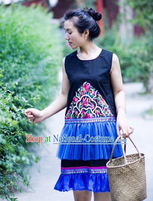 Traditional Chinese National Costume Lace Dress, Elegant Hanfu China Miao Nationality Embroidered Blue Dress for Women