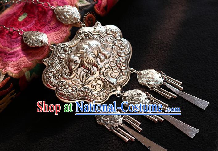 Traditional Handmade Chinese National Miao Nationality Silver Embroidery Tassel Necklace for Women