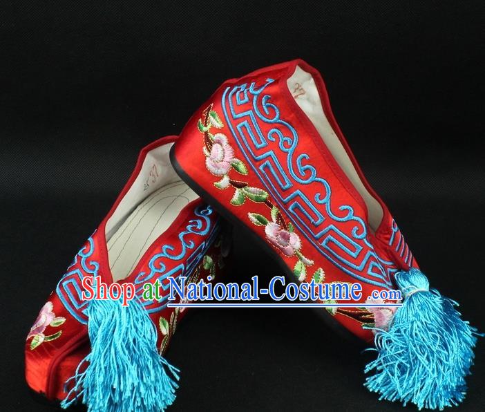 Traditional China Beijing Opera Hua Tan Diva Embroidered Shoes, Ancient Chinese Peking Opera Young Lady Red Princess Blood Stained Shoes