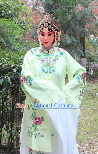 Traditional China Beijing Opera Young Lady Hua Tan Costume Green Embroidered Shawl, Ancient Chinese Peking Opera Female Diva Embroidery Dress Clothing