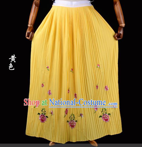 Traditional China Beijing Opera Young Lady Hua Tan Costume Female Embroidered Yellow Pleated Skirt, Ancient Chinese Peking Opera Diva Embroidery Peony Dress Bust Skirt