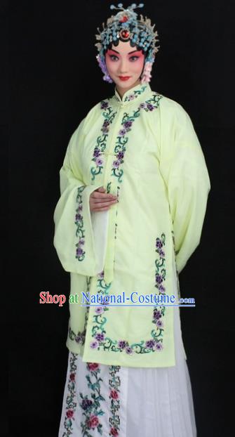 Traditional China Beijing Opera Young Lady Hua Tan Costume Green Embroidered Shawl, Ancient Chinese Peking Opera Female Diva Embroidery Dress Clothing