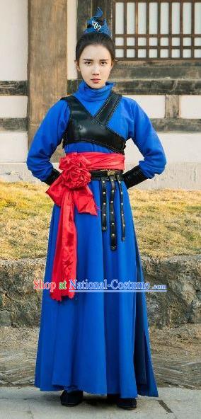 Traditional Chinese Ming Dynasty Female Imperial Bodyguard Costume and Headpiece Complete Set, China Ancient Swordswoman Clothing for Women