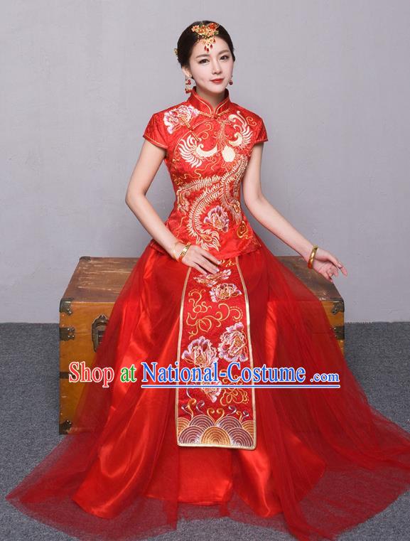 Traditional Ancient Chinese Wedding Costume Handmade Embroidery Peony Veil Short Sleeve Xiuhe Suits, Chinese Style Wedding Dress Red Embroidery Dragon and Phoenix Flown Bride Toast Cheongsam for Women