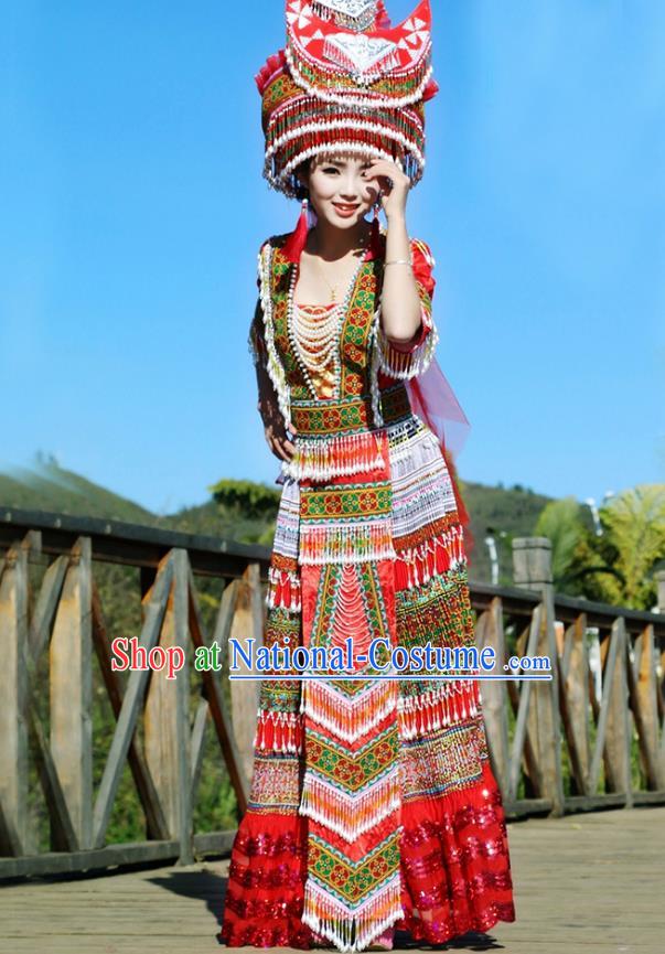 Traditional Chinese Miao Nationality Wedding Veil Costume Embroidered Red Pleated Dress and Hat, Hmong Folk Dance Ethnic Chinese Minority Nationality Embroidery Clothing for Women