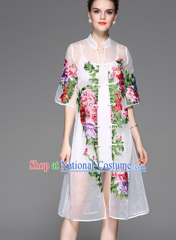 Traditional Top Grade Asian Chinese Costumes Classical Embroidery Peony White Coat, China National Plated Buttons Dust Coat for Women