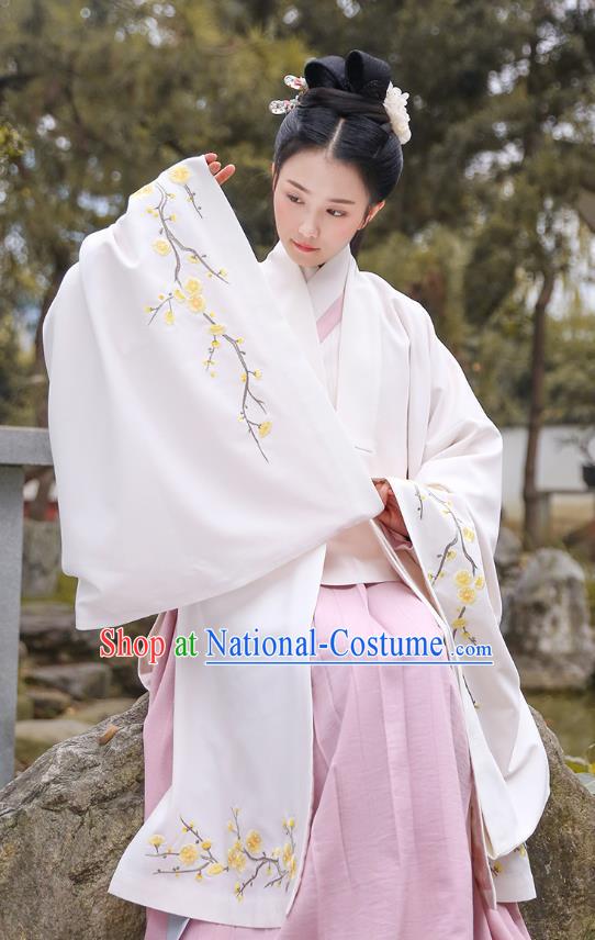 Traditional Chinese Ancient Hanfu Imperial Princess Costume, Asian China Ming Dynasty Palace Lady Embroidery Plum Blossom White Cloak for Women