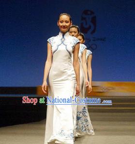 Traditional Chinese National Young Lady Qipao Costume, China Blue Embroidered Cheongsam Dress for Women