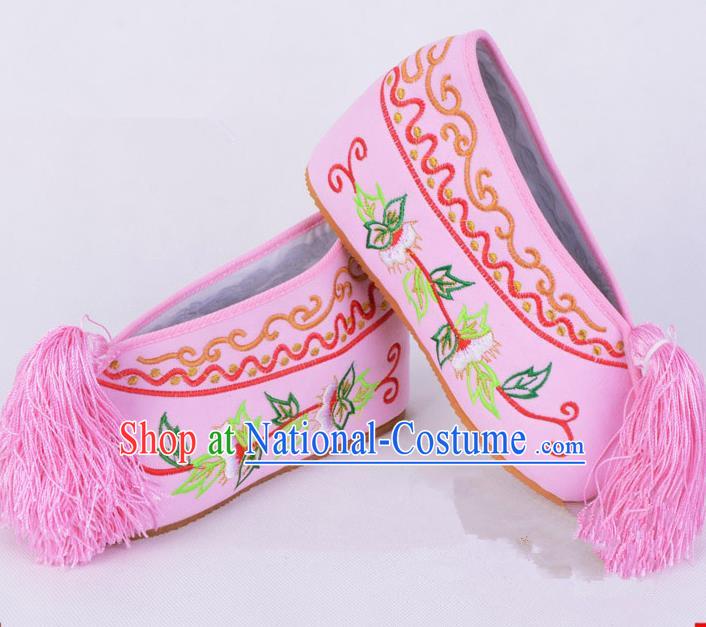 Traditional Beijing Opera Diva Pink Satin Embroidered Shoes Cloth Shoes, Ancient Chinese Peking Opera Hua Tan Princess Blood Stained Shoes