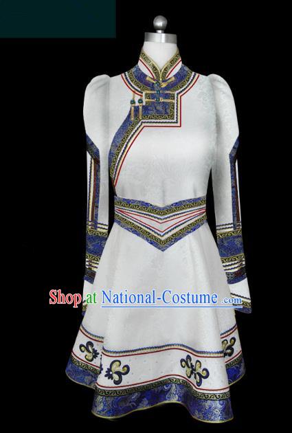 Traditional Chinese Mongol Nationality Wedding Costume Female White Ombre Lace Mongolian Robe, Chinese Mongolian Minority Nationality Princess Embroidery Costume for Women