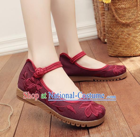 Traditional Chinese National Hanfu Embroidery Lotus Amaranth Shoes, China Embroidered Shoes for Women