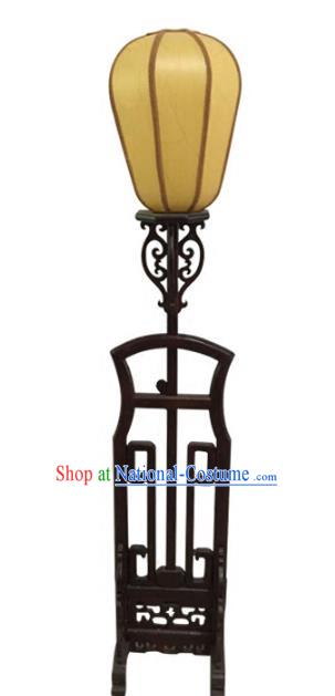 Traditional Chinese Handmade Yellow Sheepskin Lantern Classical Palace Lantern China Floor Palace Lamp