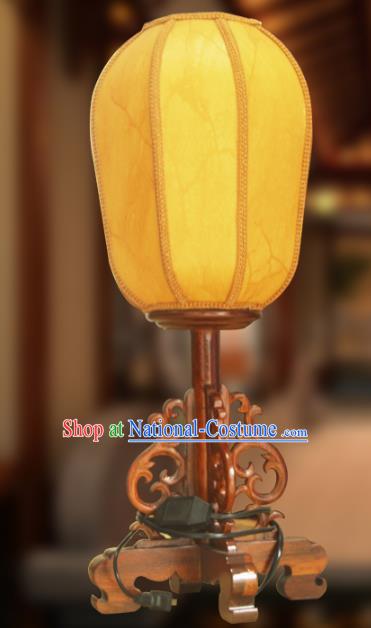 Traditional Chinese Handmade Yellow Sheepskin Lantern Classical Palace Lantern China Table Palace Lamp