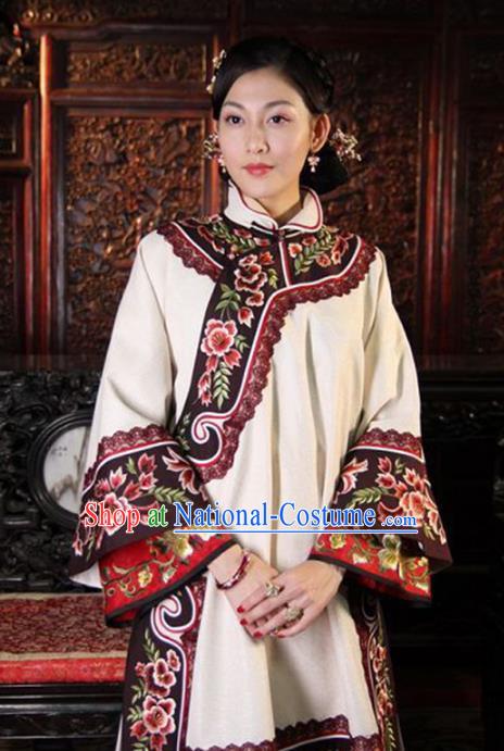 Traditional Chinese Ancient Qing Dynasty Young Mistress Embroidered White Xiuhe Suit Clothing for Women