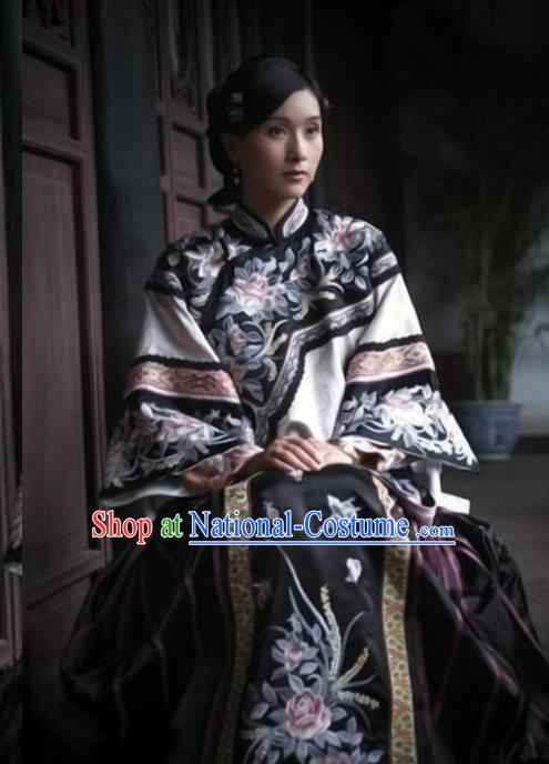 Traditional Chinese Ancient Late Qing Dynasty Young Mistress Embroidered Xiuhe Suit Costume for Women