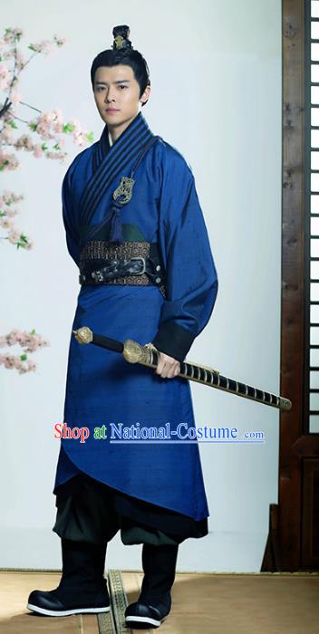 Traditional Chinese Ancient Han Dynasty Swordsman Embroidered Hanfu Clothing for Men