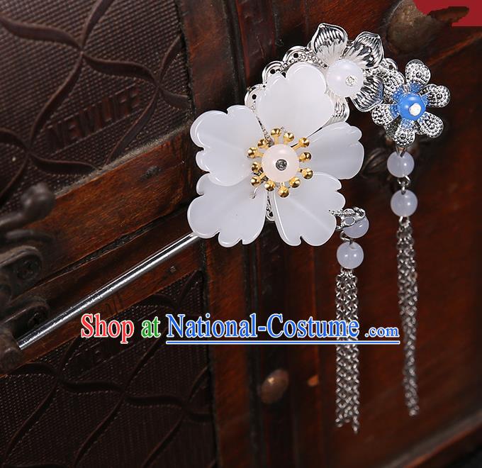 Handmade Asian Chinese Classical Hair Accessories White Flower Hairpins Hanfu Tassel Step Shake for Women