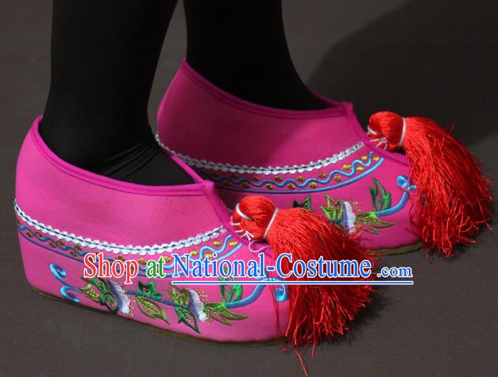 Traditional China Beijing Opera Actress Embroidery Pink Shoes, Chinese Peking Opera Young Lady Blood Stained Shoes