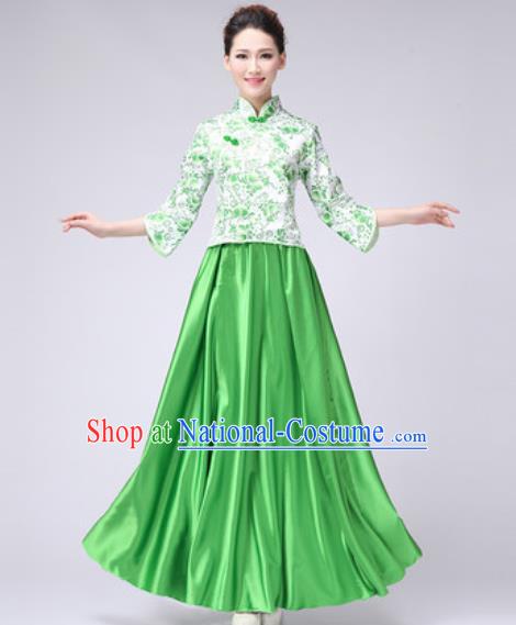 Chinese Classical Dance Fan Dance Costume Traditional Folk Dance Chorus Green Dress for Women