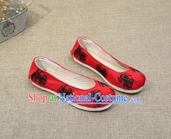 Chinese Ancient Traditional Embroidered Shoes Hanfu Embroidery Lycoris Red Cloth Shoes for Women